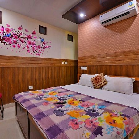 Hotel Dharam Villa Kālka Buitenkant foto